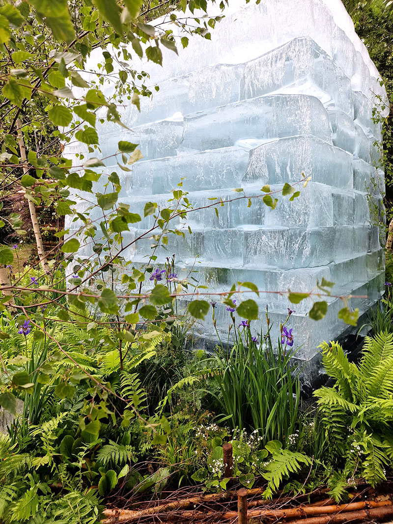 Isblock i trädgården på Chelsea Flowershow