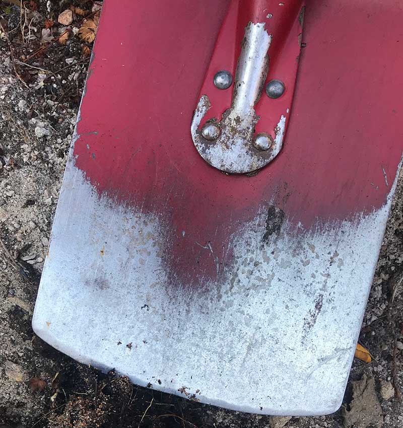 Spade med tvärt blad för delning av perenner