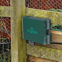 Irrigatia- SOL-C120. Vädersmart solcellsdriven bevattning för trädgård, land och växthus.