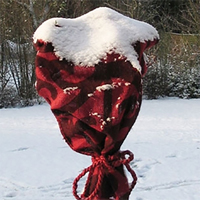 Jutesäck för vinterskydd med dekorativt mönster