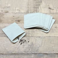 Tomma fröpåsar för bevaring av fröer.