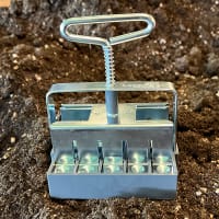 Soil blocker Micro 20 block