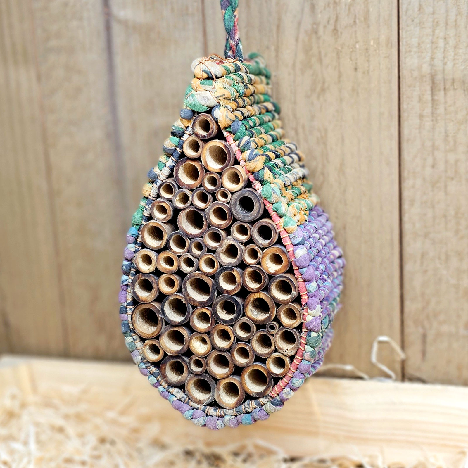Wildlife World Bihotell Artisan – Teardrop Bee Nester